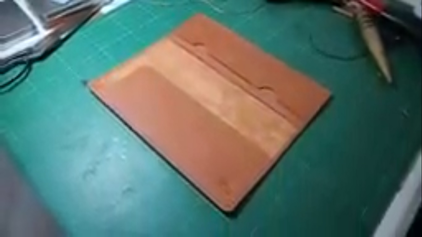 Training to make leather wallet